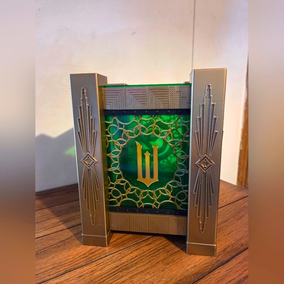 Wicked light up popcorn bucket - Picture 1 of 8